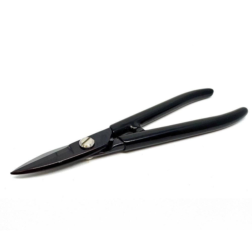 1771-1 These straight, unsprung bladed shears, have a full length of 180mm. Sufficient for cutting small areas of fine sheet or pieces of solder. Suitable for cutting up to 25 gauge (0.5mm). 1771 durston