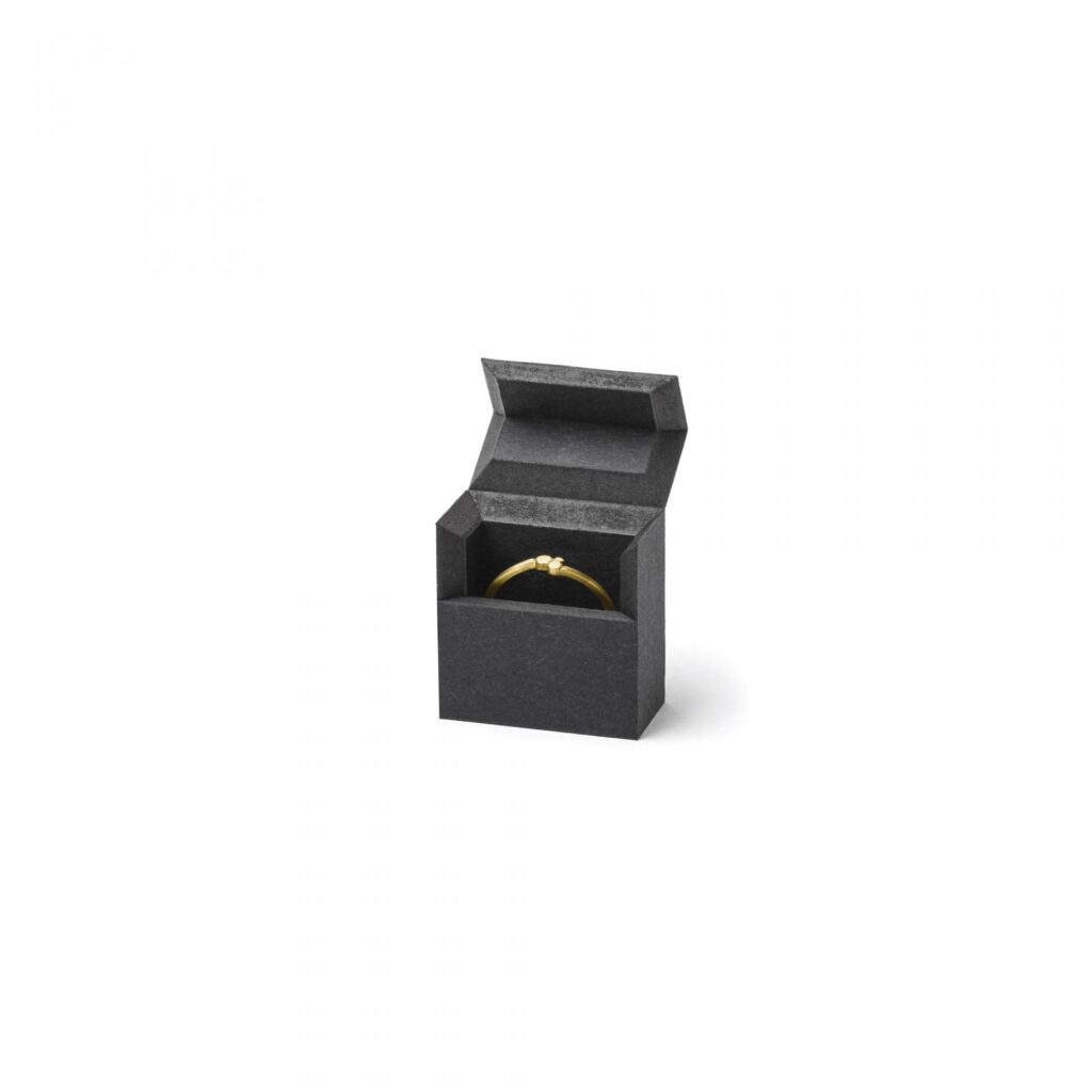 Flatline Box mini 30 x 15 x 32 mm innovativ minimalistisk smyckeskrin för ring svart